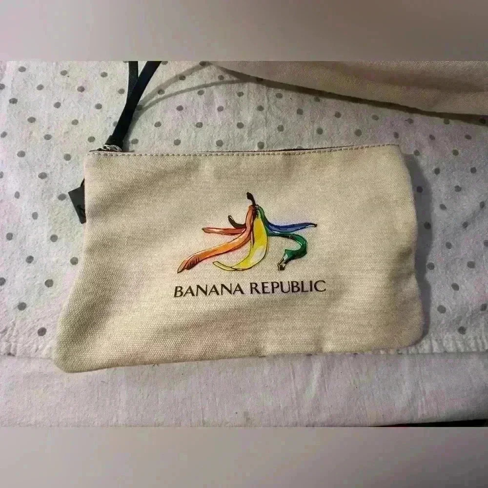 Banana Republic Canvas Tote with Zippered Pouch - Picture 10 of 14
